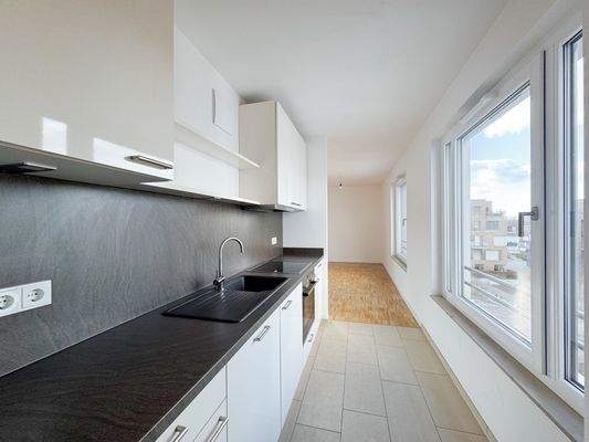 Beispielbild: Einbauküche und Ausblick