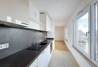 Beispielbild: Einbauküche und Ausblick