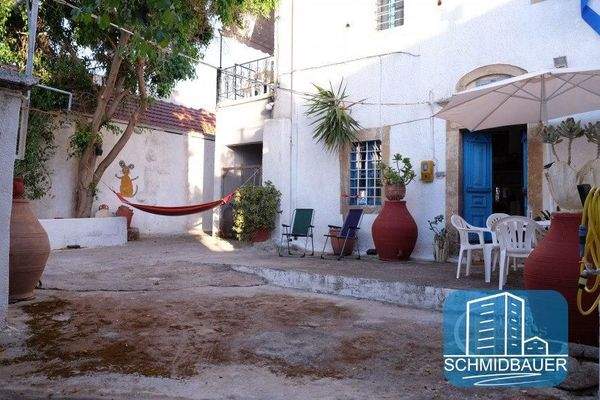 Kreta, Pompia: Traditionelles Haus in schöner Lage mit Innenhof zu verkaufen