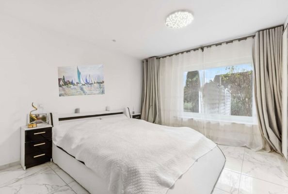 Schlafzimmer m. Einbauschränke