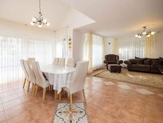 Wohn- und Essbereich (EG)