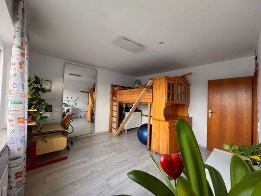 Büro / Kinderzimmer