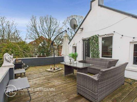 CAM04259G0-PR0083-STILL029