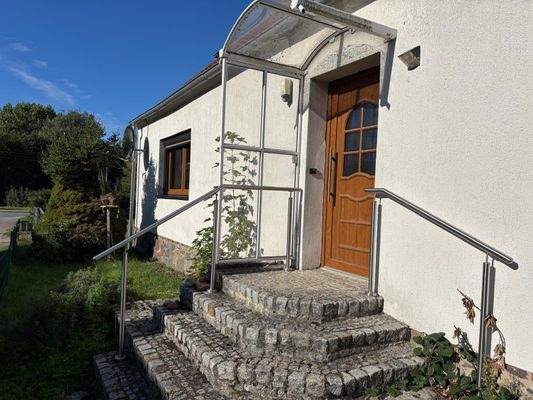 Hauseingang, Frontseite