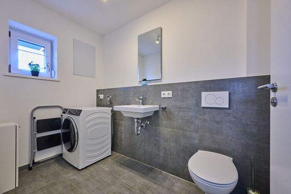 Gäste WC_Waschraum EG