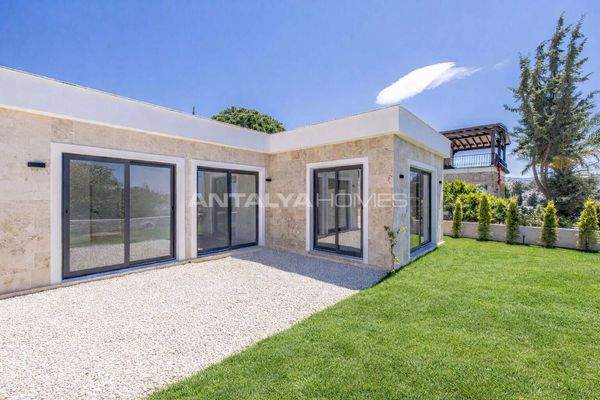 Single-Story Villas near the Beach in Bodrum Kadıkalesi