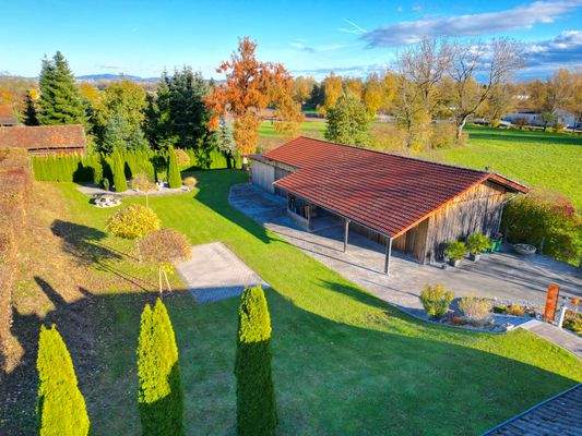 Halle mit Garten.JPG