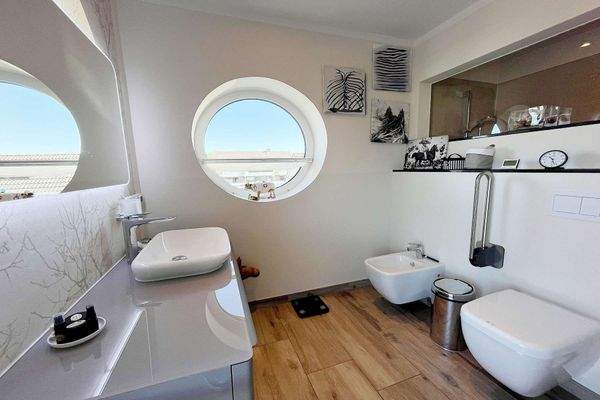 Exklusives Badezimmer mit ...