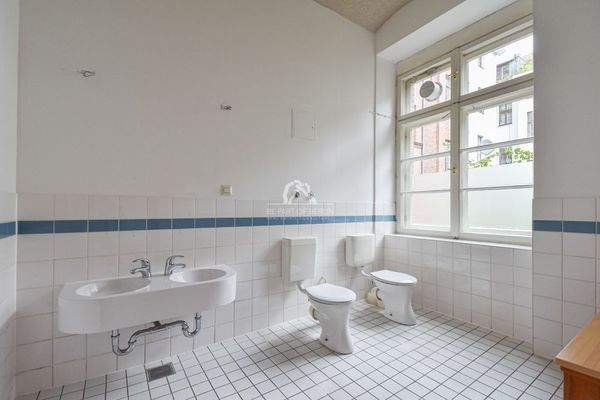 Badezimmer / bathroom