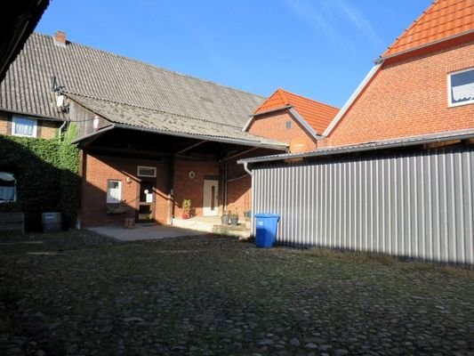 Zufahrt 2 zum Innhof  und Zugang WE2