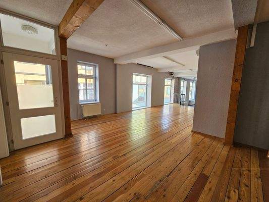 oberer Verkaufsraum (4)