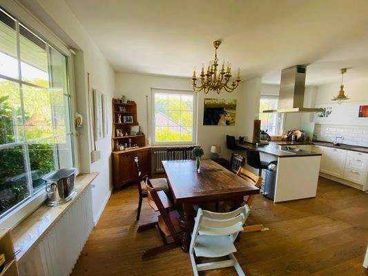 Essbereich mit offener Küche