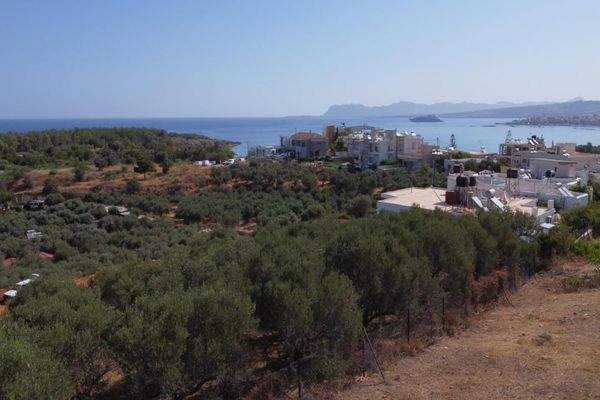 Kreta, Agioi Apostoli: Grundstück mit Meerblick in der Nähe des Stadtzentrums zu verkaufen