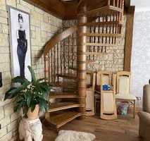 Treppenhaus von Wohnzimmer