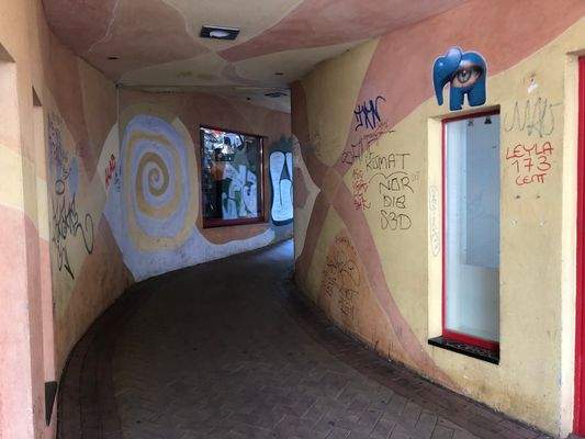 Durchgang zum nächsten Innenhof