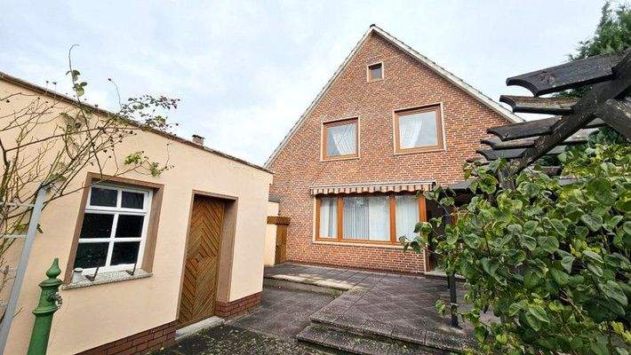 EFH mit Nebengebäude