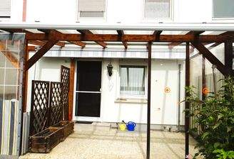 Außenansicht mit Garten 