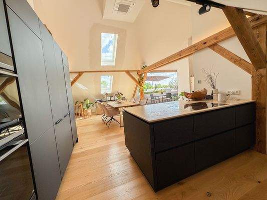 Küche mit begehbarer Speis