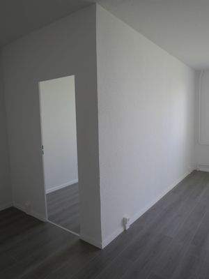 Blick Essbereich ins Kinderzimmer