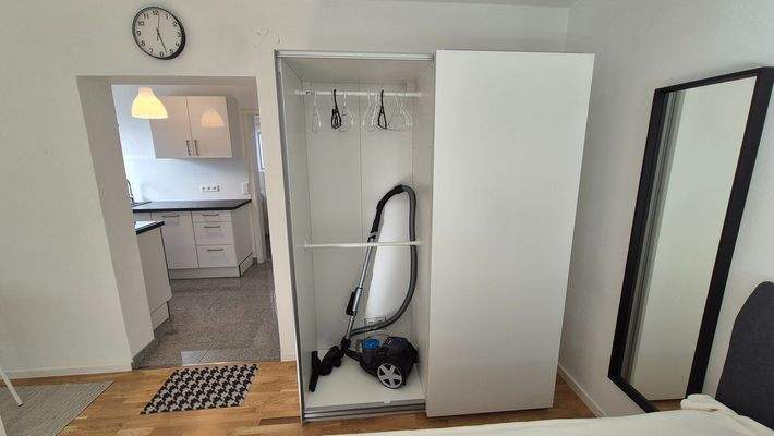 Abstell im Schrank