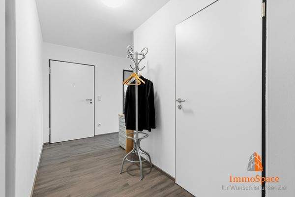 Blick von der Diele zur Haustüre