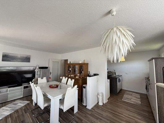 Wohnen/Essen mit offner Küche