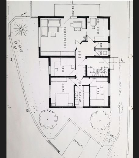 Neu renovierte 4-Zimmer-Wohnung mit Tageslichtbad und Balkon