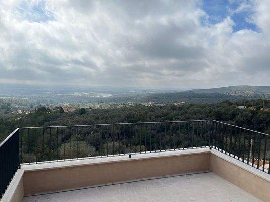 Neubauvilla mit fantastischer Aussicht zu verkaufen in Puntiro, Mallorca