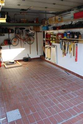 Garage-2.JPG