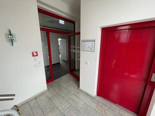Zugang Büro 2. Obergeschoss