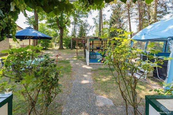 Das rechte Grundstück