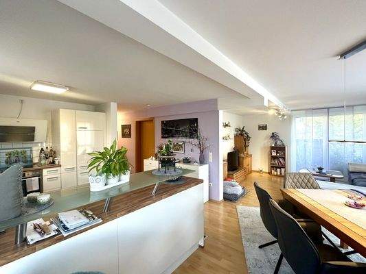 Wohn- und Essbereich mit offener Küche OG