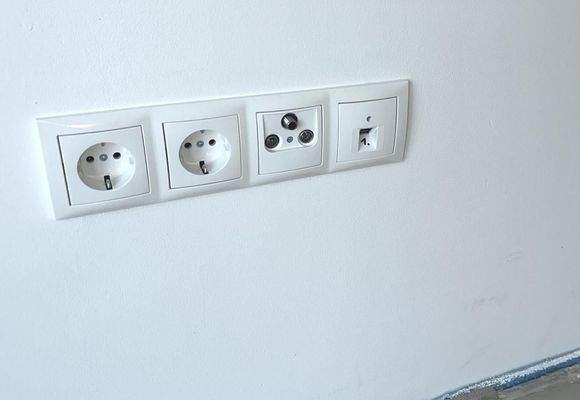 TV Anschluss und LAN