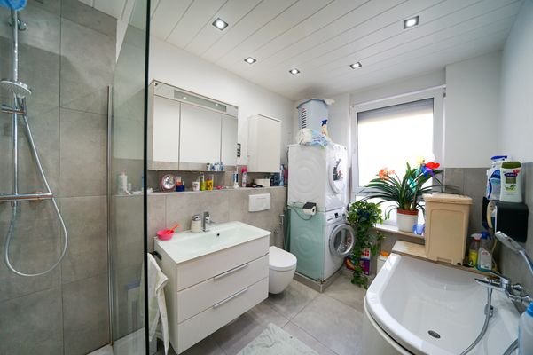 Badezimmer EG