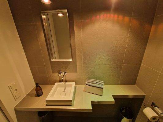 Moderne Waschtischanlage