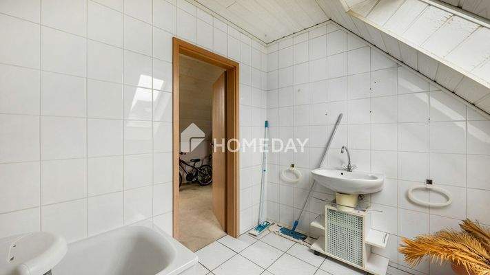 Anbau 1. OG Badezimmer 2