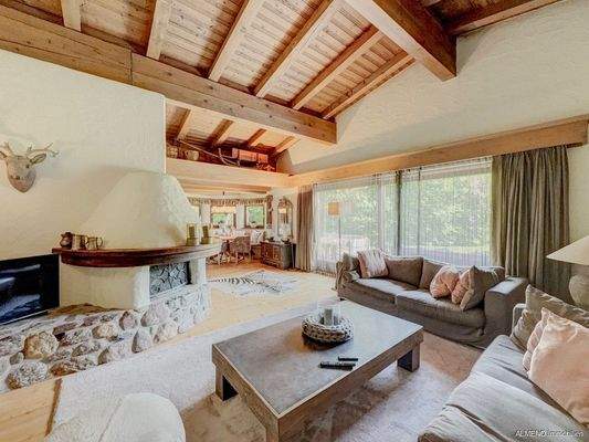 Wohnen in den Kitzbühler Alpen im Tirolerlandhausstil (0)