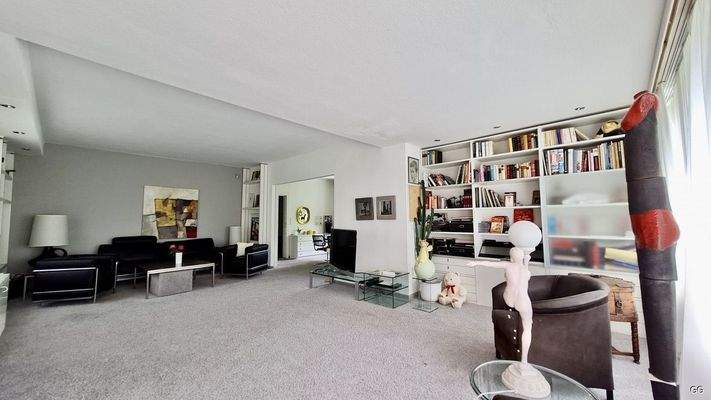 helles, großes Wohnzimmer