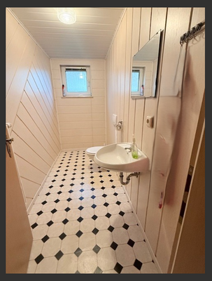 Gäste WC vorderes Haus.png