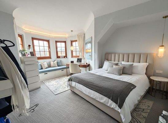 Schlafzimmer im DG (KI-generierte Einrichtung)