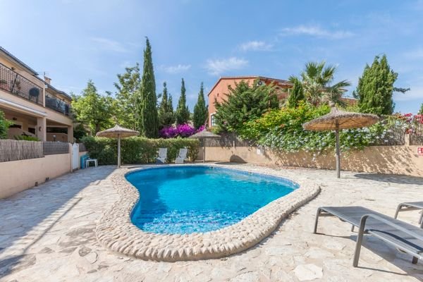 Exterior and pool (2)