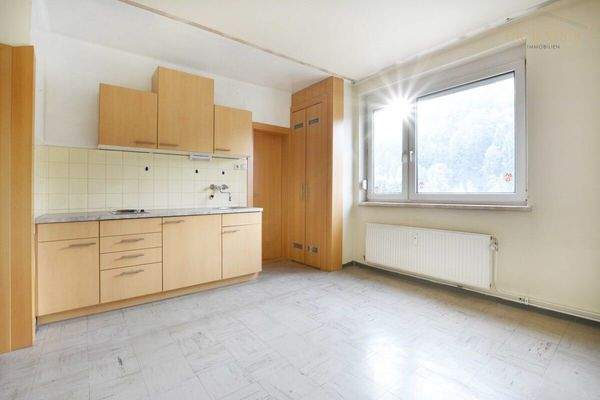 Zimmer mit Küchenzeile