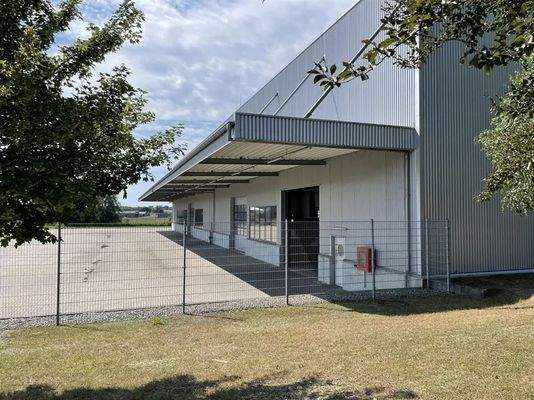 moderne Hallen mit Schleppdach