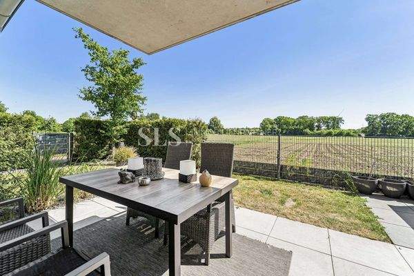 Terrasse und Garten WE1