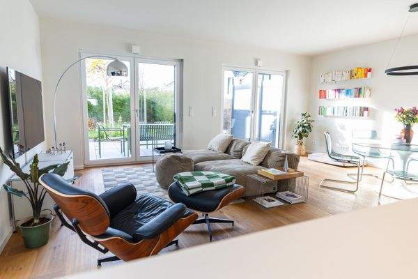 Geräumiges Wohnzimmer