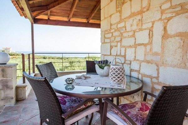 Kreta, Agia Marina: Luxuriöse Steinvilla mit Meer- und Sonnenuntergangsblick zu verkaufen