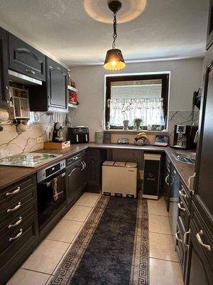 Küche mit Platz.JPG