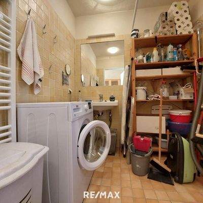 Waschküche -auch Anschlüsse Badezimmer