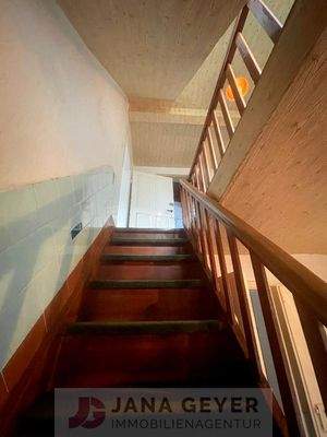 EG - Treppenaufgang zum OG