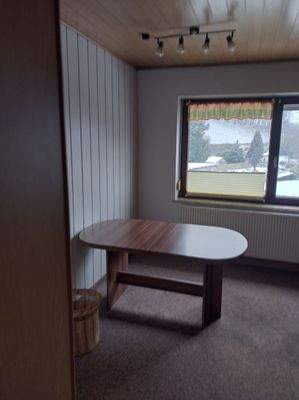 OG - Wohnzimmer mit Ausblick.jpg